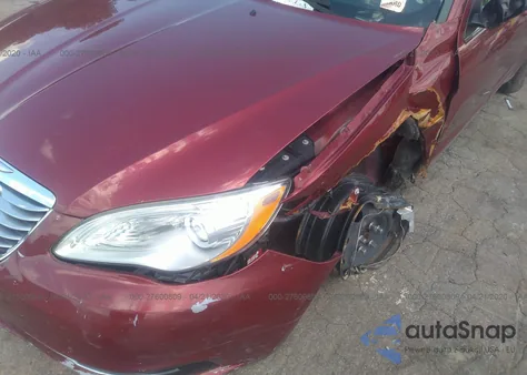 2014 Chrysler 200 Lx z USA, uszkodzony, nr VIN 1C3CCBAB9EN208232